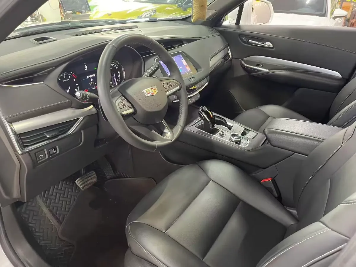 2022 Cadillac XT4 2.0T 237HP L4 9AT,autocango,china used car exporter,china ev exporter,chinese used car exporter,chinese used ev exporter