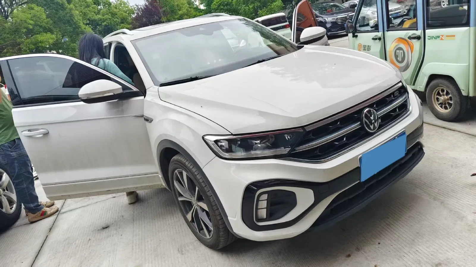 2023 Volkswagen T-Roc 1.5T 160HP L4 7DCT,autocango,china used car exporter,china ev exporter,chinese used car exporter,chinese used ev exporter