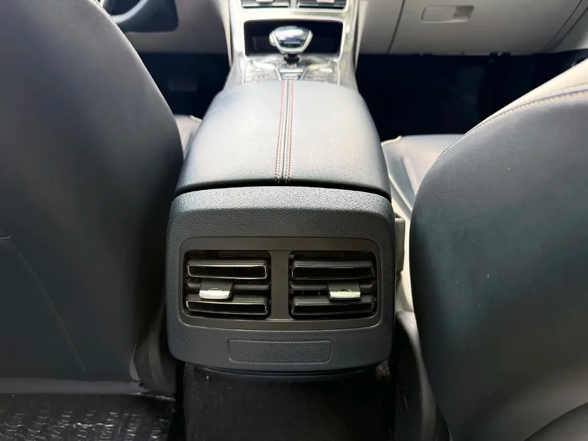 2021 Haval F7 1.5T 169HP L4 7DCT,autocango,china used car exporter,china ev exporter,chinese used car exporter,chinese used ev exporter