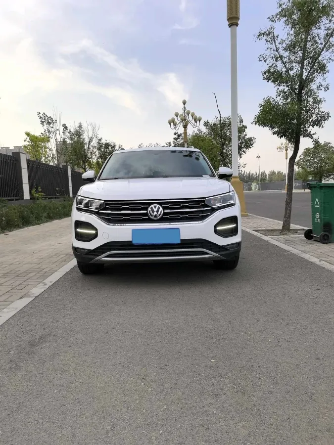 2019 Jeep Cherokee 2.0T 234HP L4 9AT,autocango,china used car exporter,china ev exporter,chinese used car exporter,chinese used ev exporter