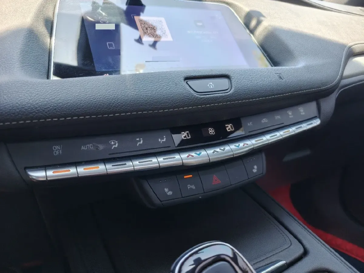 2020 Cadillac XT4 2.0T 237HP L4 9AT,autocango,china used car exporter,china ev exporter,chinese used car exporter,chinese used ev exporter