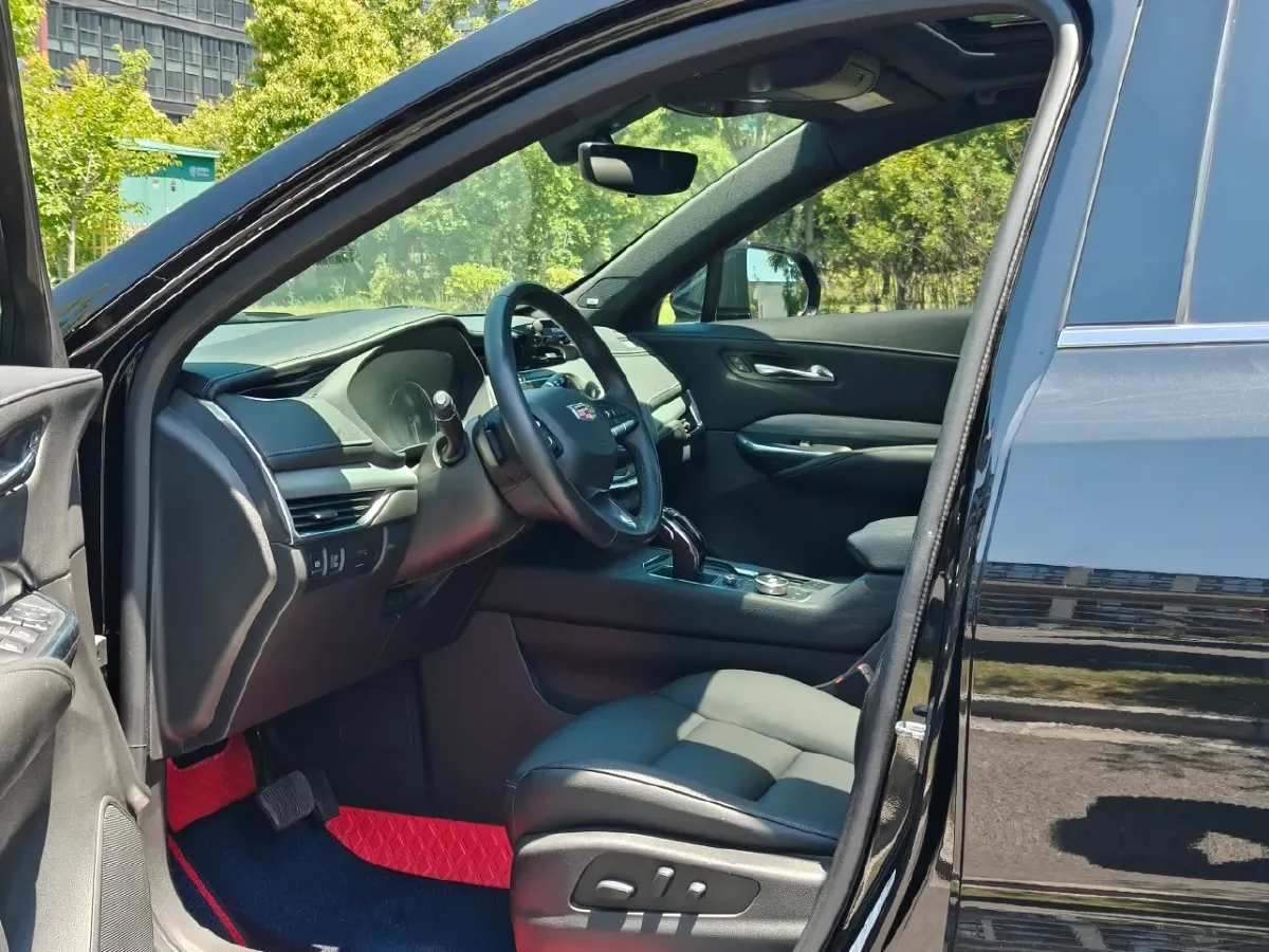 2020 Cadillac XT4 2.0T 237HP L4 9AT,autocango,china used car exporter,china ev exporter,chinese used car exporter,chinese used ev exporter
