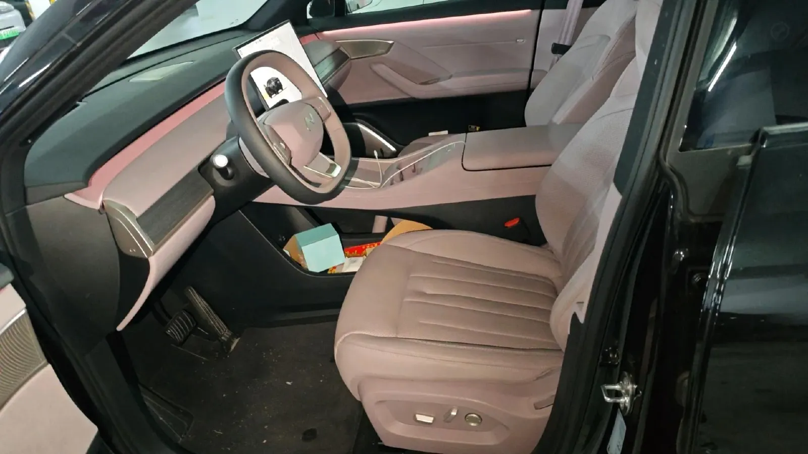 2024 ONVO L60 BEV 60KWH,autocango,china used car exporter,china ev exporter,chinese used car exporter,chinese used ev exporter