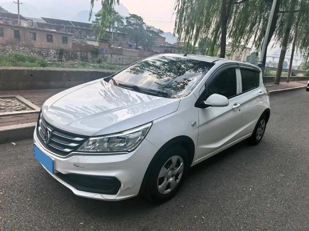 2016 BaoJun 310 1.2L 82HP L4 5MT,autocango,china used car exporter,china ev exporter,chinese used car exporter,chinese used ev exporter