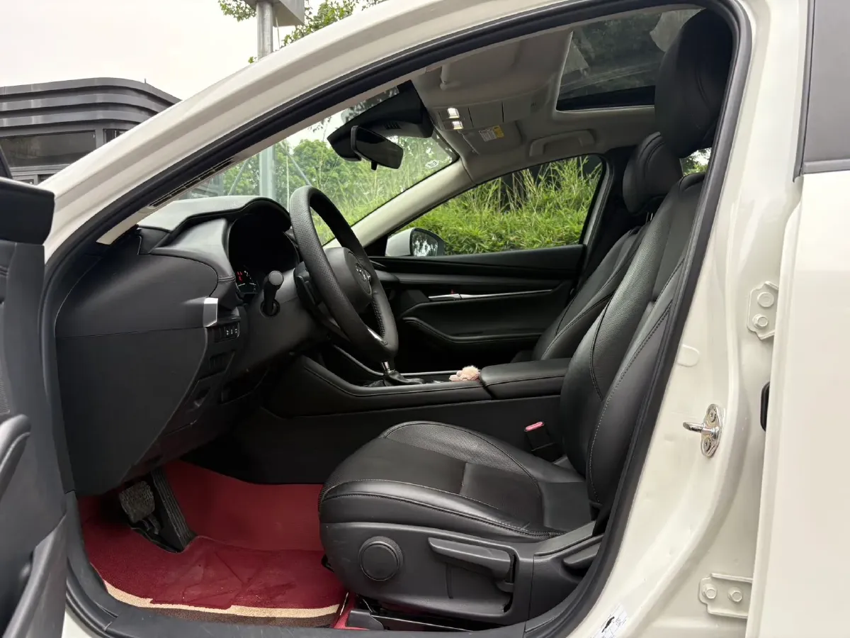 2021 Mazda 3 Axela 2.0L 158HP L4 6AT,autocango,china used car exporter,china ev exporter,chinese used car exporter,chinese used ev exporter