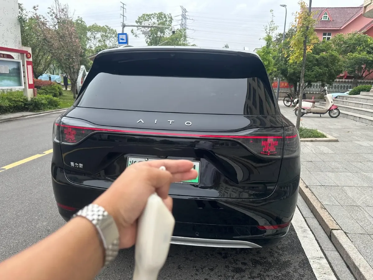 2024 AITO AITO M9 1.5T 152HP L4 REEV 42KWH,autocango,china used car exporter,china ev exporter,chinese used car exporter,chinese used ev exporter