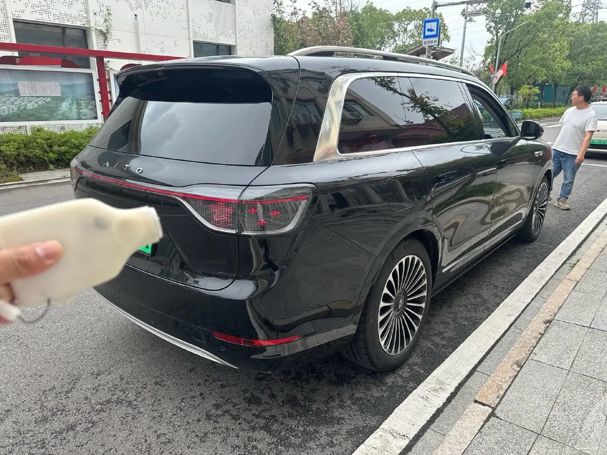 2024 AITO AITO M9 1.5T 152HP L4 REEV 42KWH,autocango,china used car exporter,china ev exporter,chinese used car exporter,chinese used ev exporter