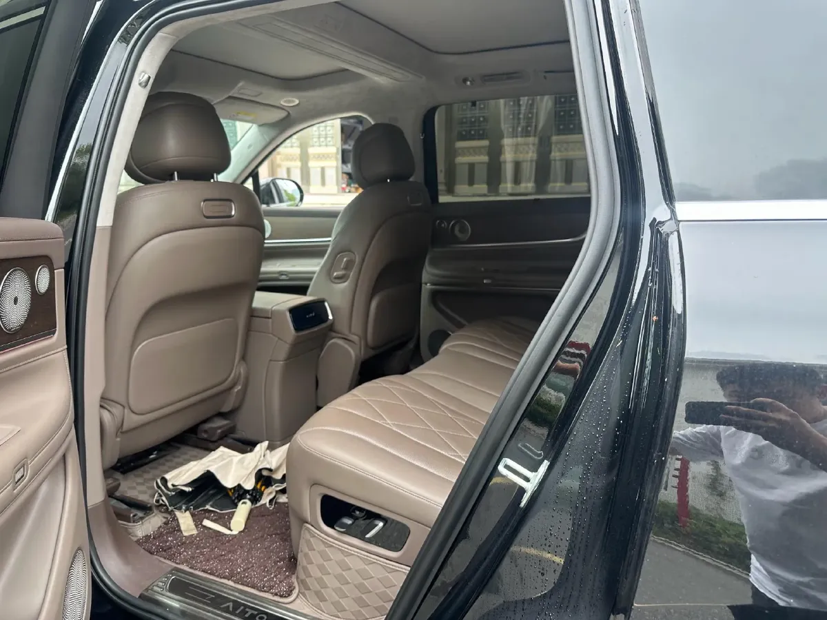 2024 AITO AITO M9 1.5T 152HP L4 REEV 42KWH,autocango,china used car exporter,china ev exporter,chinese used car exporter,chinese used ev exporter