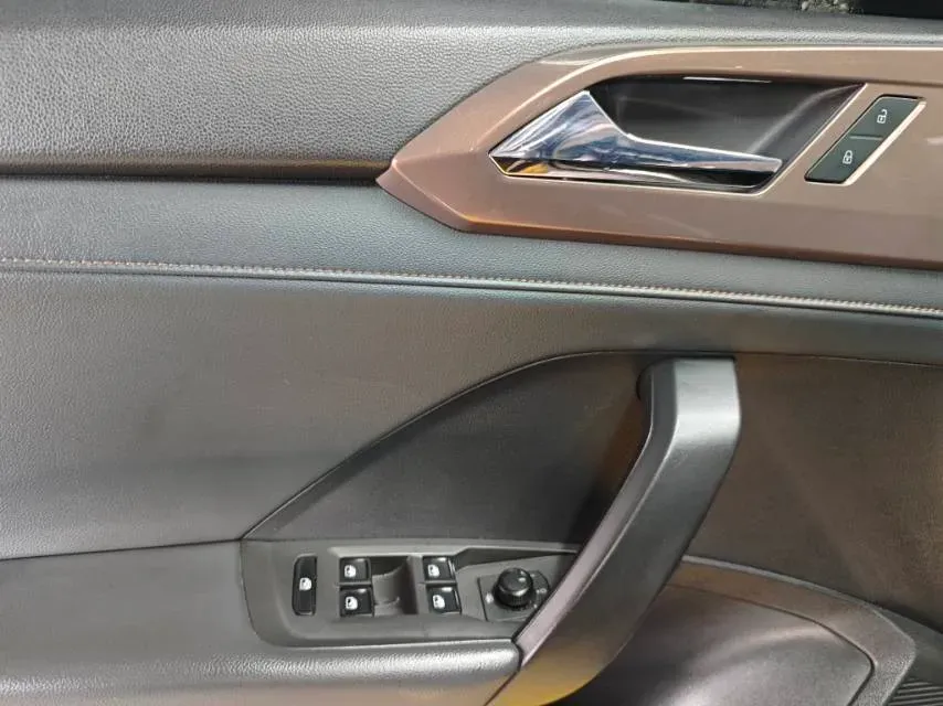 2021 Volkswagen Tharu 1.4T 150HP L4 7DCT,autocango,china used car exporter,china ev exporter,chinese used car exporter,chinese used ev exporter
