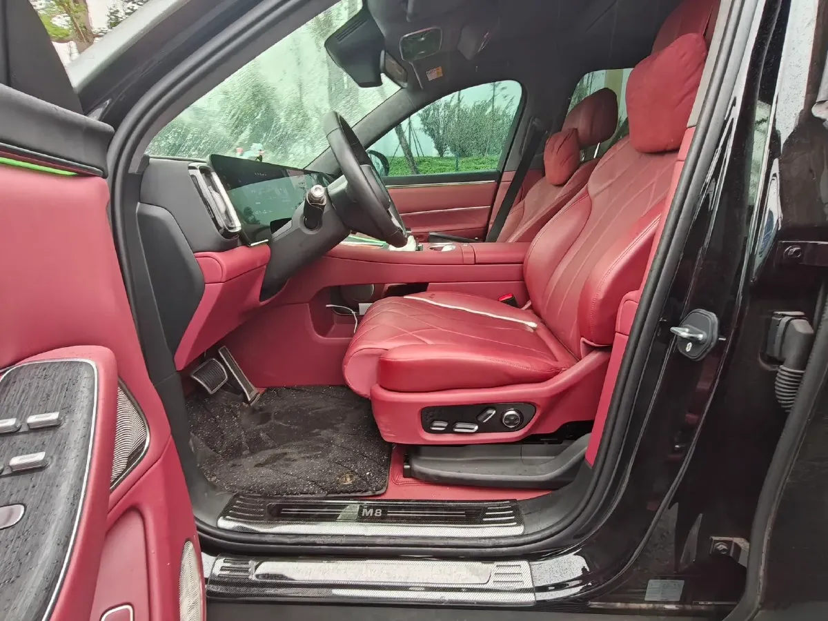 2025 AITO AITO M8 REEV 160HP REEV 53.4KWH,autocango,china used car exporter,china ev exporter,chinese used car exporter,chinese used ev exporter