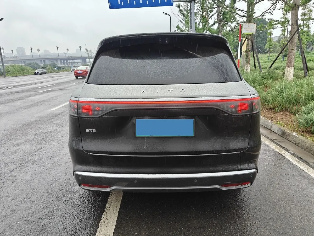2025 AITO AITO M8 REEV 160HP REEV 53.4KWH,autocango,china used car exporter,china ev exporter,chinese used car exporter,chinese used ev exporter