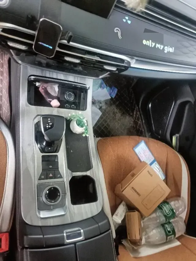 2023 ChangAn Oshan X7 Plus 1.5T 188HP L4 7DCT,autocango,china used car exporter,china ev exporter,chinese used car exporter,chinese used ev exporter