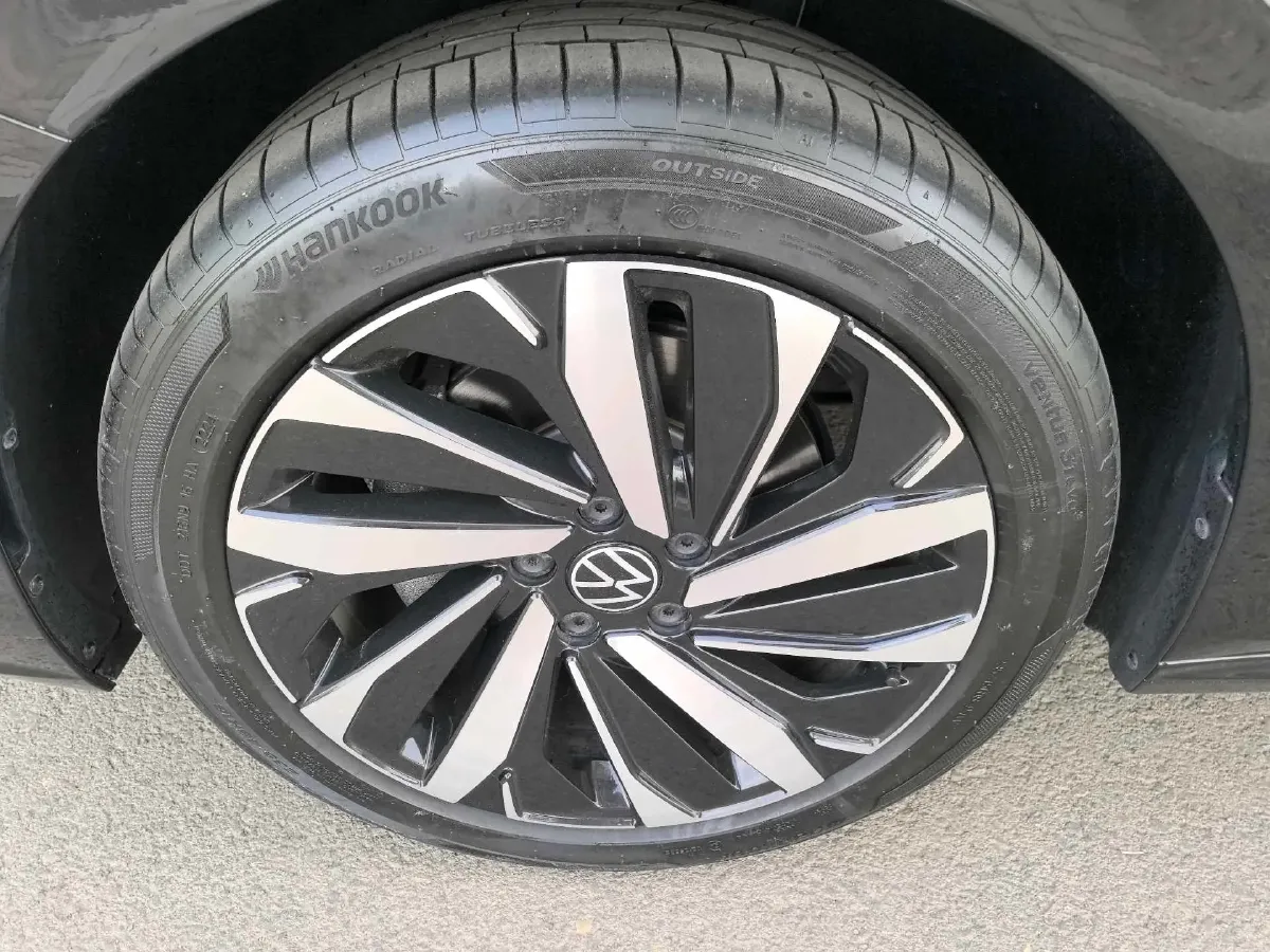 2024 Volkswagen Passat 2.0T 220HP L4 7DCT,autocango,china used car exporter,china ev exporter,chinese used car exporter,chinese used ev exporter