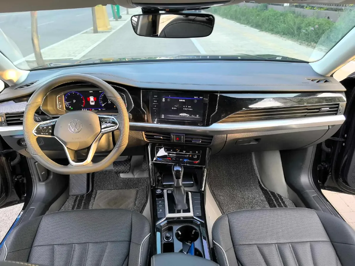 2024 Volkswagen Passat 2.0T 220HP L4 7DCT,autocango,china used car exporter,china ev exporter,chinese used car exporter,chinese used ev exporter