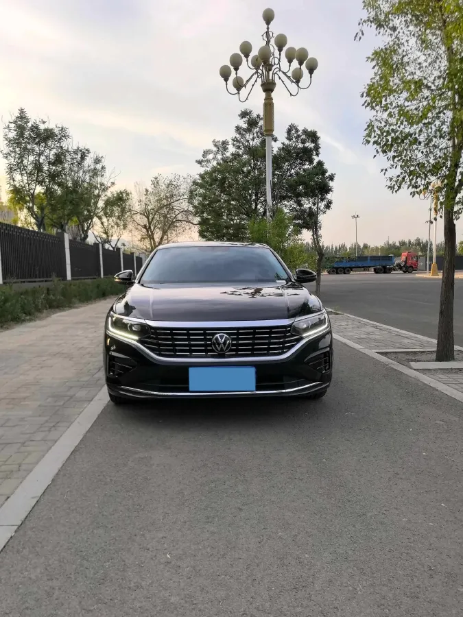 2024 Volkswagen Passat 2.0T 220HP L4 7DCT,autocango,china used car exporter,china ev exporter,chinese used car exporter,chinese used ev exporter
