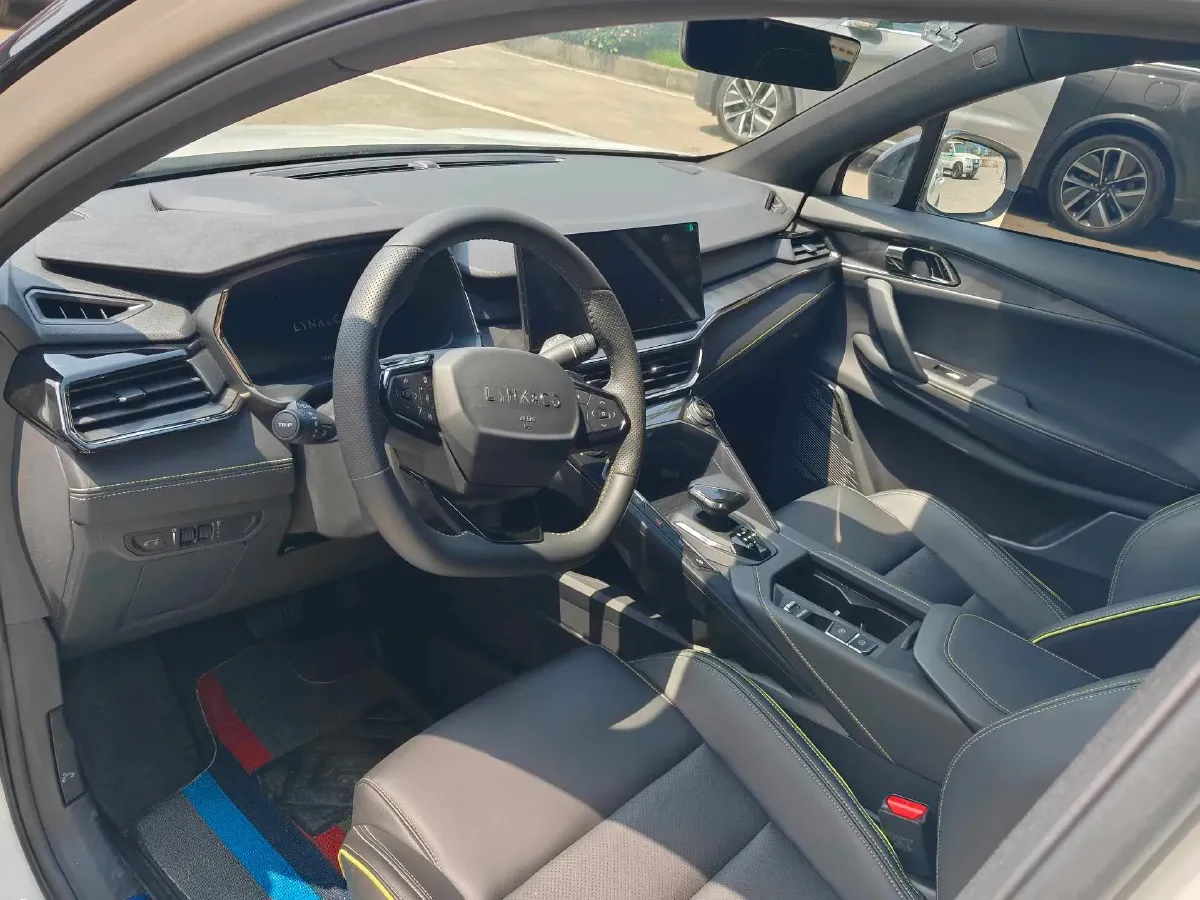 2023 LYNK&CO 06 1.5T 181HP L4 7DCT,autocango,china used car exporter,china ev exporter,chinese used car exporter,chinese used ev exporter