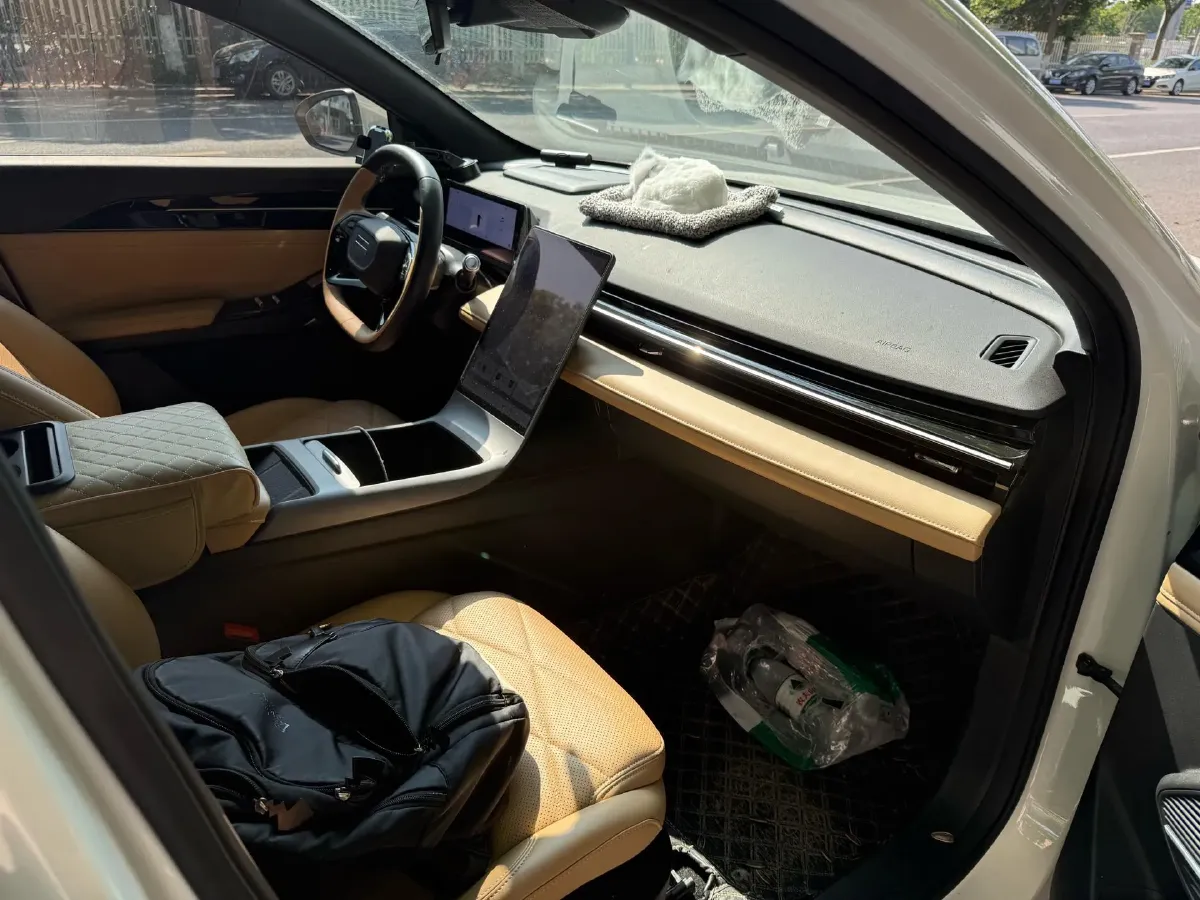 2023 Geely Galaxy L6 1.5T 163HP L4 3DHT PHEV,autocango,china used car exporter,china ev exporter,chinese used car exporter,chinese used ev exporter