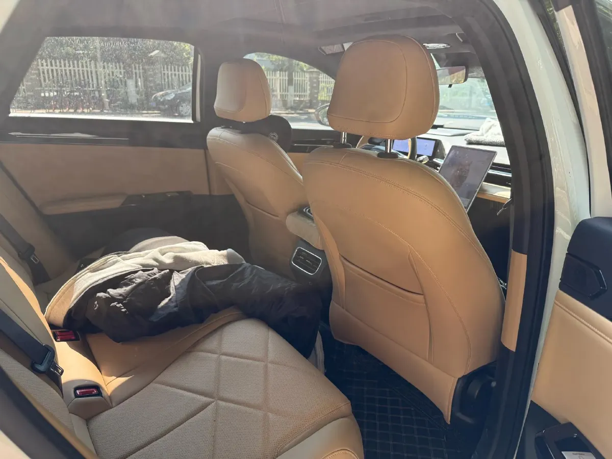 2023 Geely Galaxy L6 1.5T 163HP L4 3DHT PHEV,autocango,china used car exporter,china ev exporter,chinese used car exporter,chinese used ev exporter