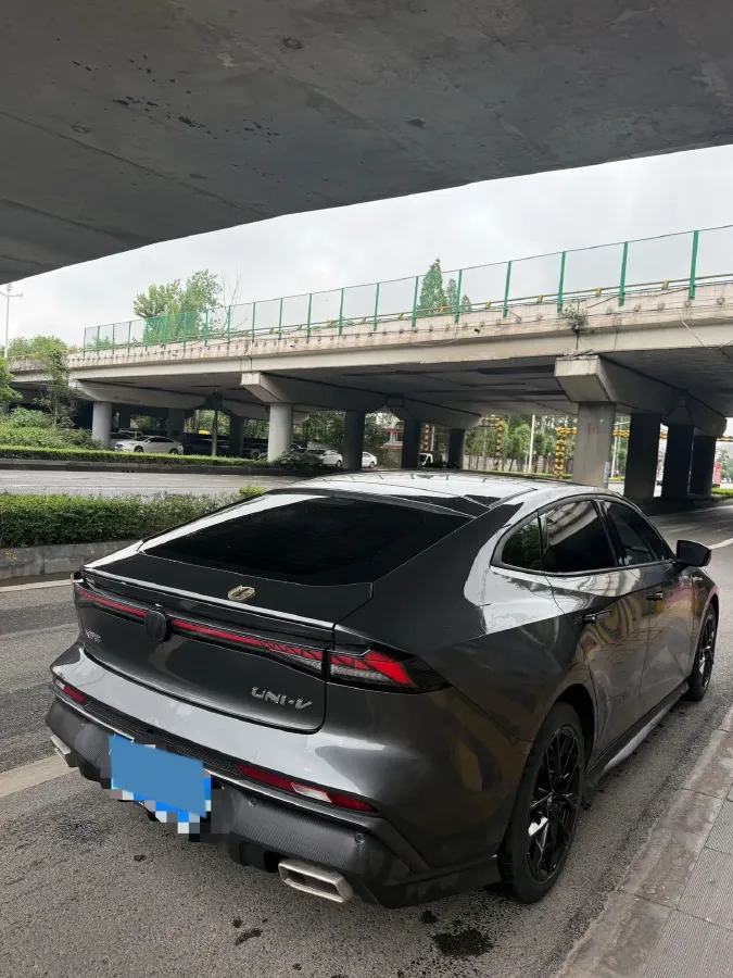 2024 ChangAn UNI-V 1.5T 188HP L4 7DCT,autocango,china used car exporter,china ev exporter,chinese used car exporter,chinese used ev exporter