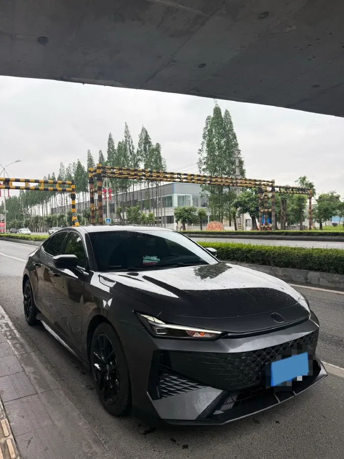 2024 ChangAn UNI-V 1.5T 188HP L4 7DCT,autocango,china used car exporter,china ev exporter,chinese used car exporter,chinese used ev exporter