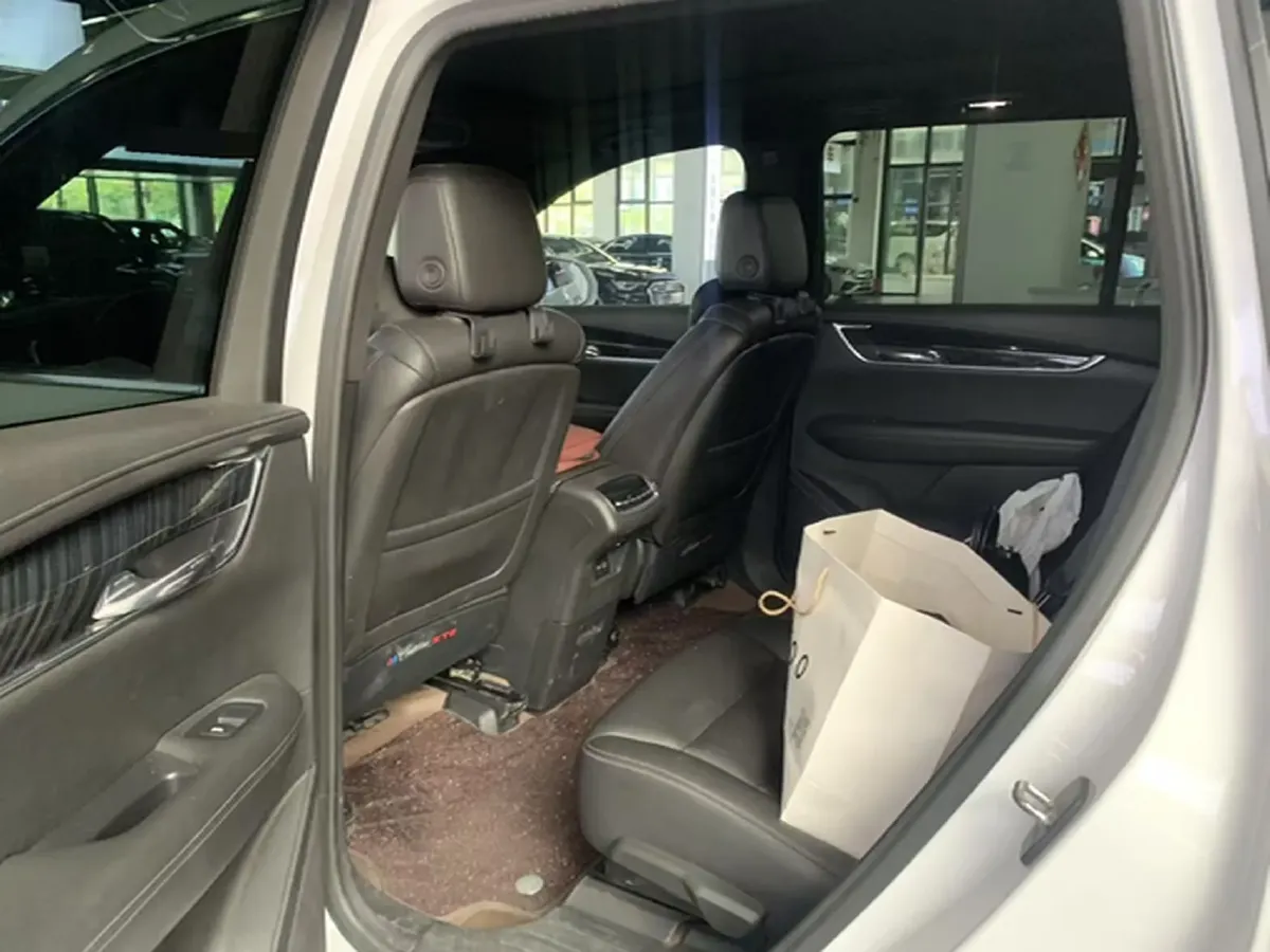 2022 Cadillac XT6 2.0T 237HP L4 9AT,autocango,china used car exporter,china ev exporter,chinese used car exporter,chinese used ev exporter
