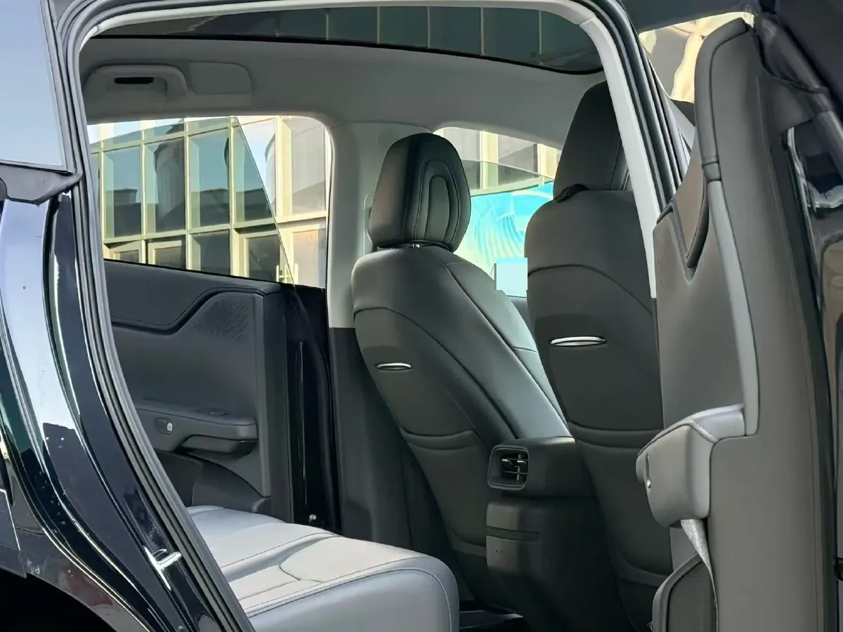 2025 Xpeng G6 BEV 68.5KWH,autocango,china used car exporter,china ev exporter,chinese used car exporter,chinese used ev exporter