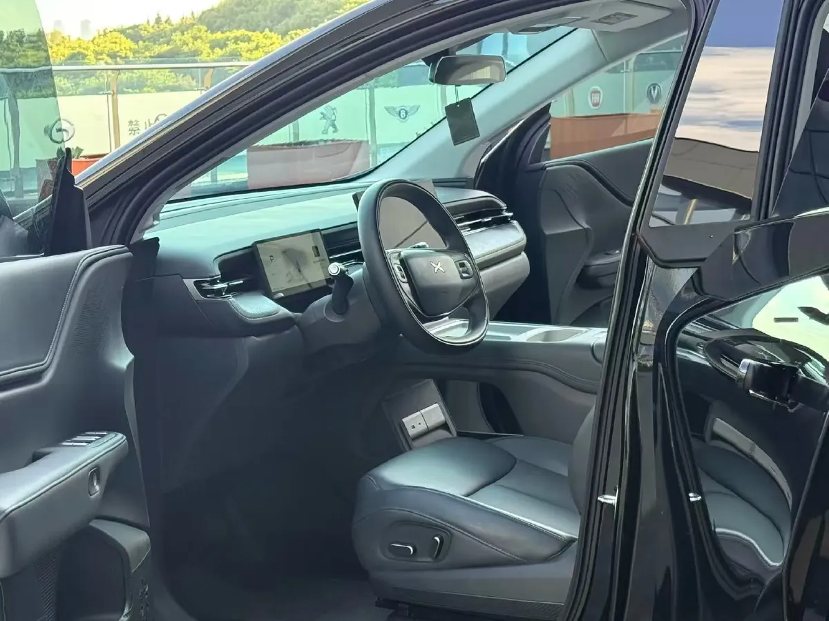 2025 Xpeng G6 BEV 68.5KWH,autocango,china used car exporter,china ev exporter,chinese used car exporter,chinese used ev exporter