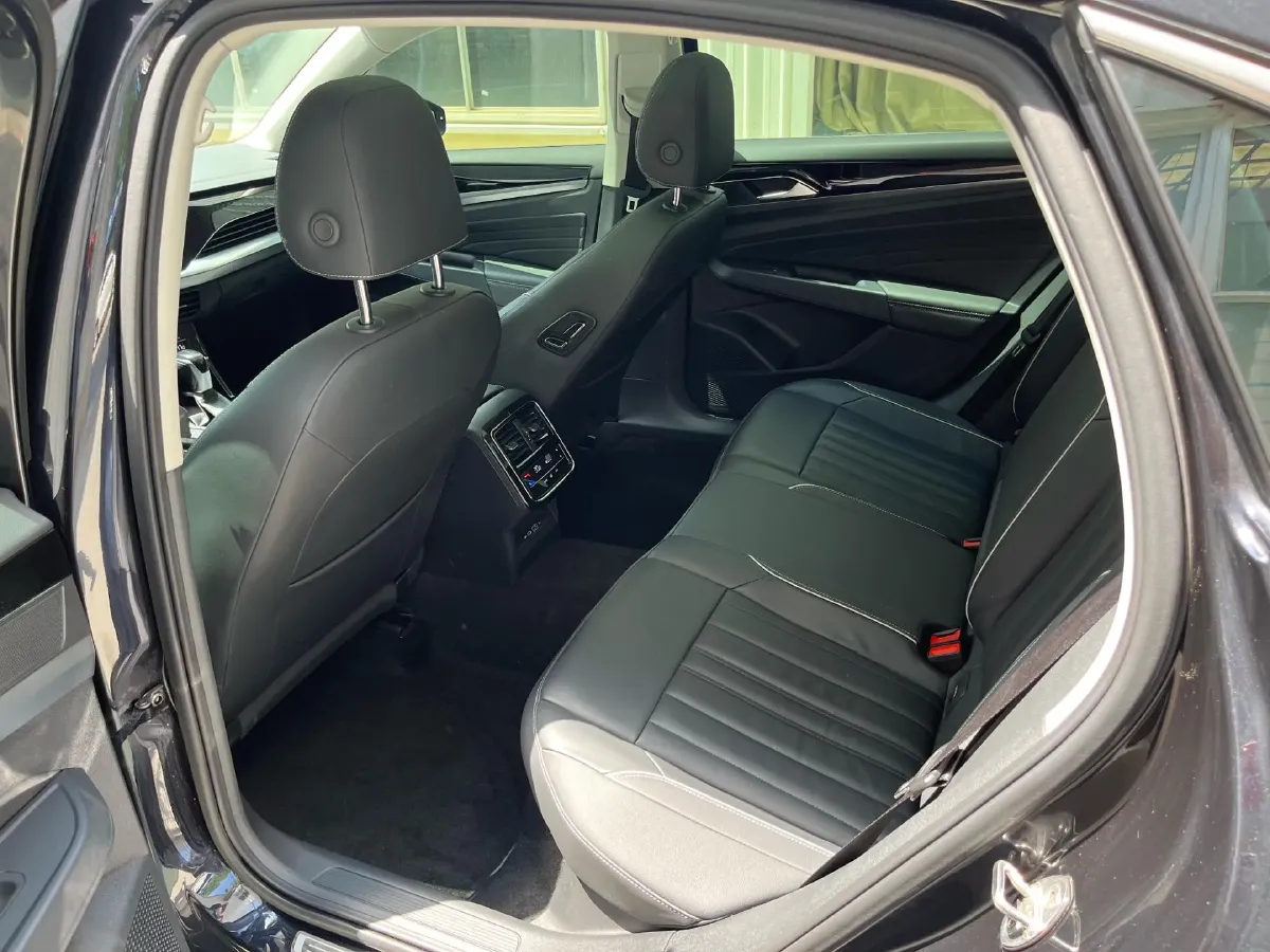 2023 Volkswagen Passat 2.0T 186HP L4 7DCT,autocango,china used car exporter,china ev exporter,chinese used car exporter,chinese used ev exporter