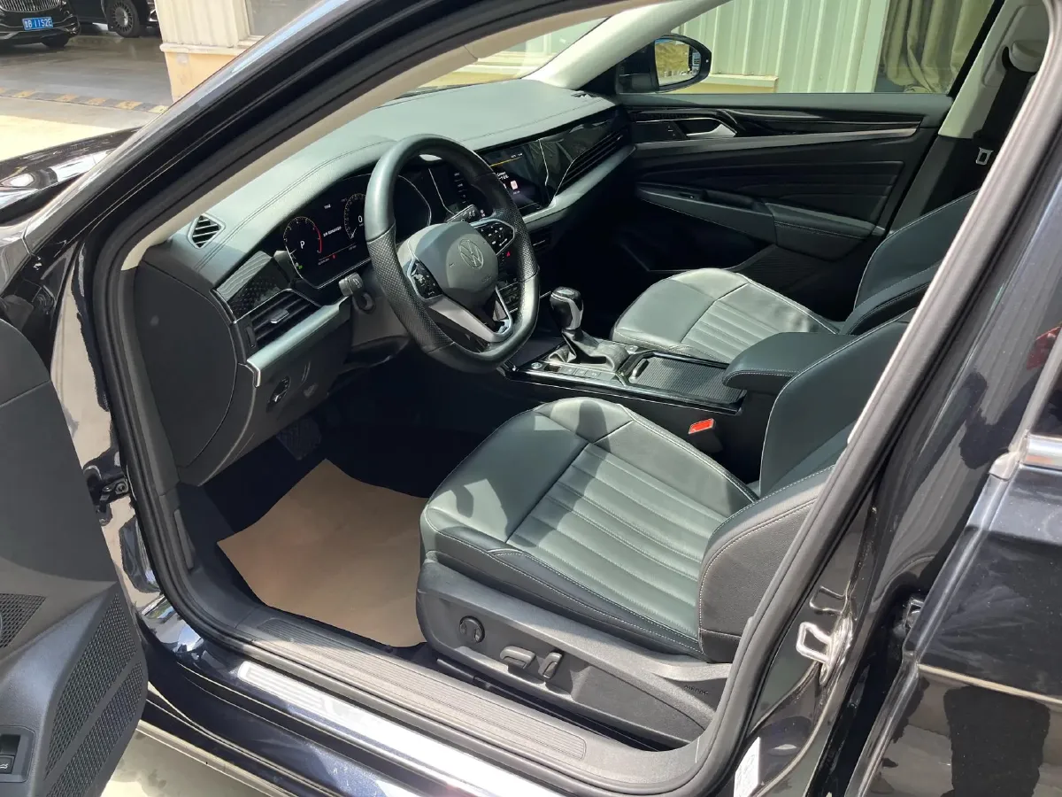 2023 Volkswagen Passat 2.0T 186HP L4 7DCT,autocango,china used car exporter,china ev exporter,chinese used car exporter,chinese used ev exporter