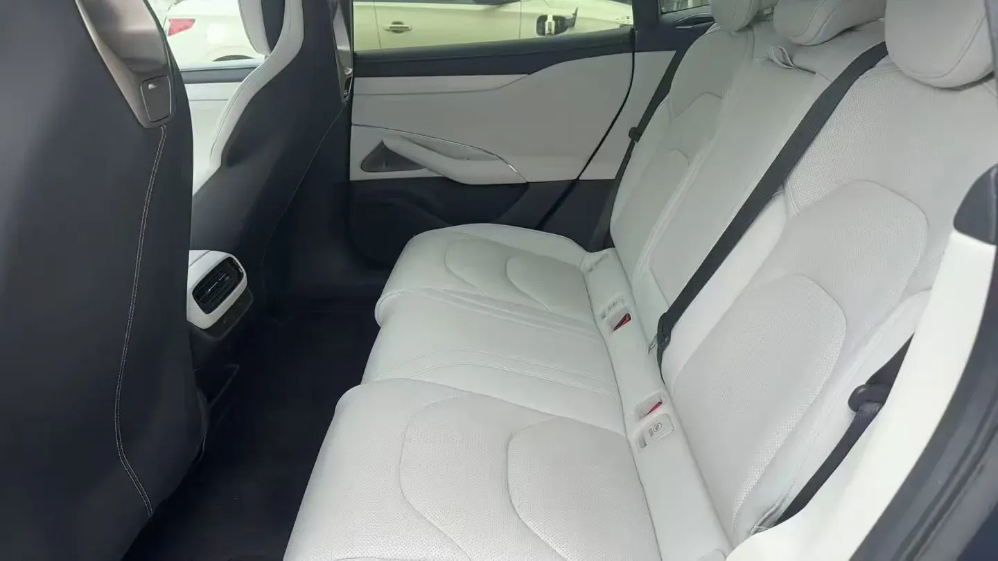 2024 MI SU7 BEV 73.6KWH,autocango,china used car exporter,china ev exporter,chinese used car exporter,chinese used ev exporter