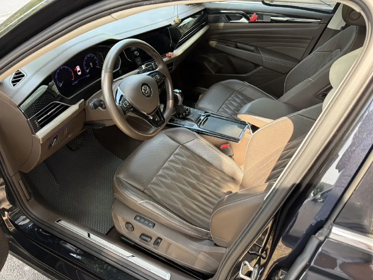 2019 Volvo V40 1.5T 152HP L4 6AT,autocango,china used car exporter,china ev exporter,chinese used car exporter,chinese used ev exporter