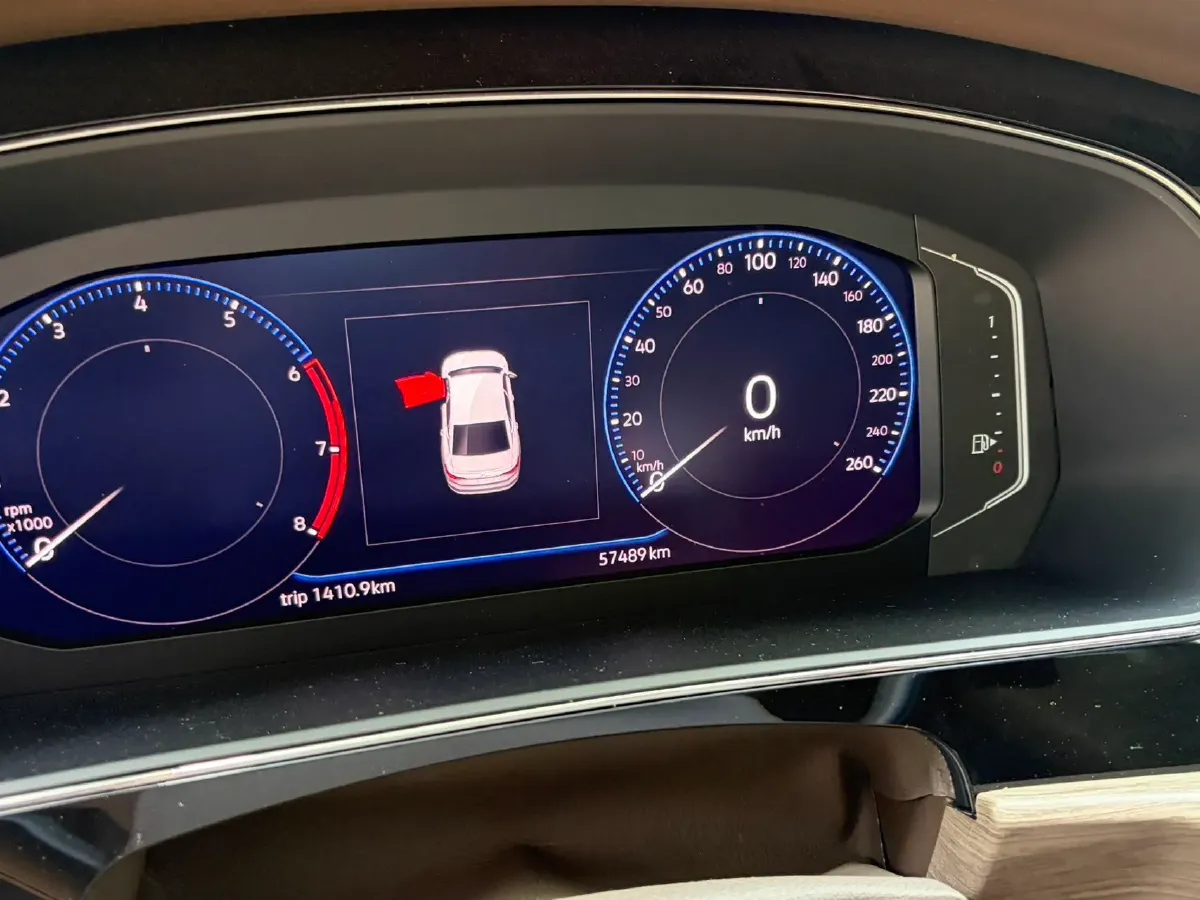 2019 Volvo V40 1.5T 152HP L4 6AT,autocango,china used car exporter,china ev exporter,chinese used car exporter,chinese used ev exporter