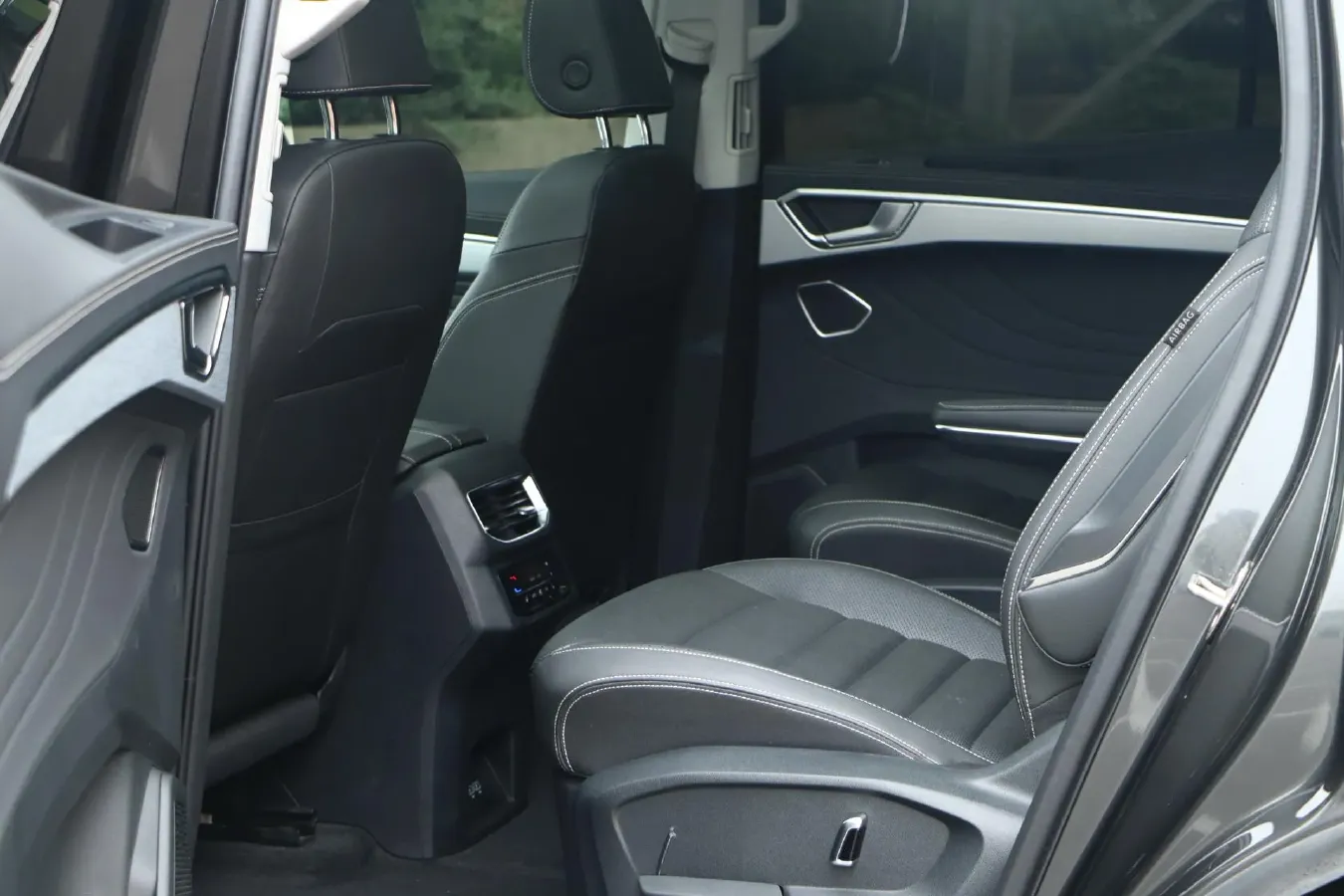 2021 Volkswagen Talagon 2.0T 220HP L4 7DCT,autocango,china used car exporter,china ev exporter,chinese used car exporter,chinese used ev exporter
