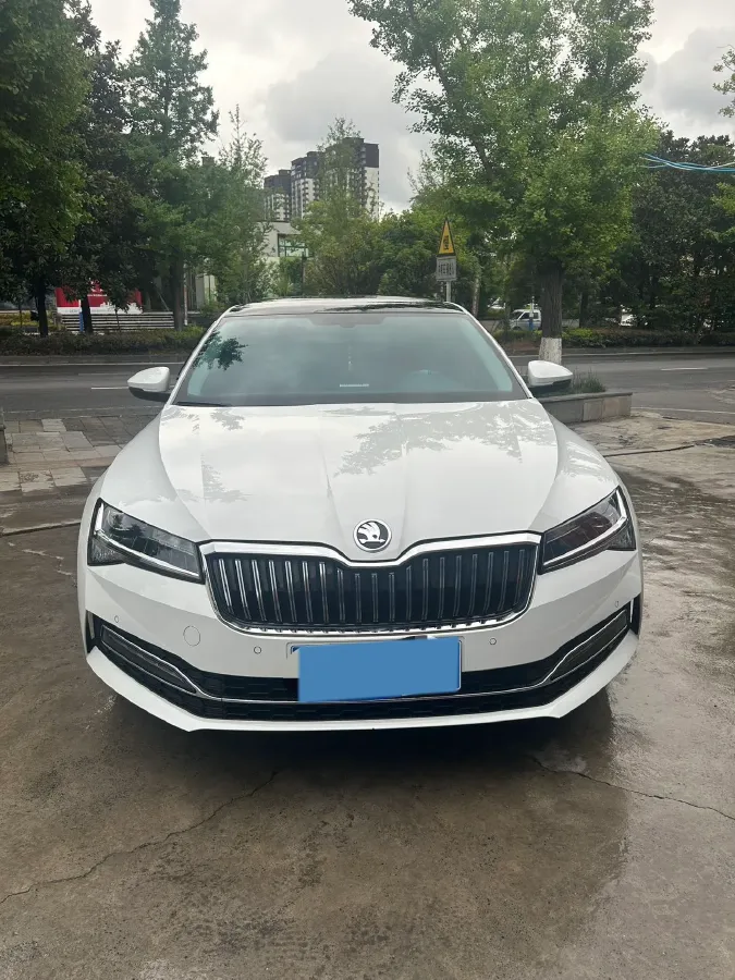 2022 Skoda Superb 1.4T 150HP L4 7DCT,autocango,china used car exporter,china ev exporter,chinese used car exporter,chinese used ev exporter