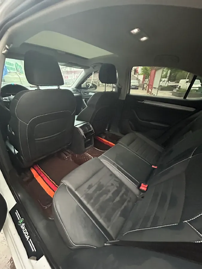 2022 Skoda Superb 1.4T 150HP L4 7DCT,autocango,china used car exporter,china ev exporter,chinese used car exporter,chinese used ev exporter