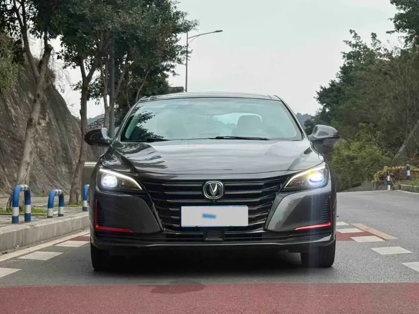 2021 ChangAn Raeton CC 1.5T 180HP L4 7DCT,autocango,china used car exporter,china ev exporter,chinese used car exporter,chinese used ev exporter