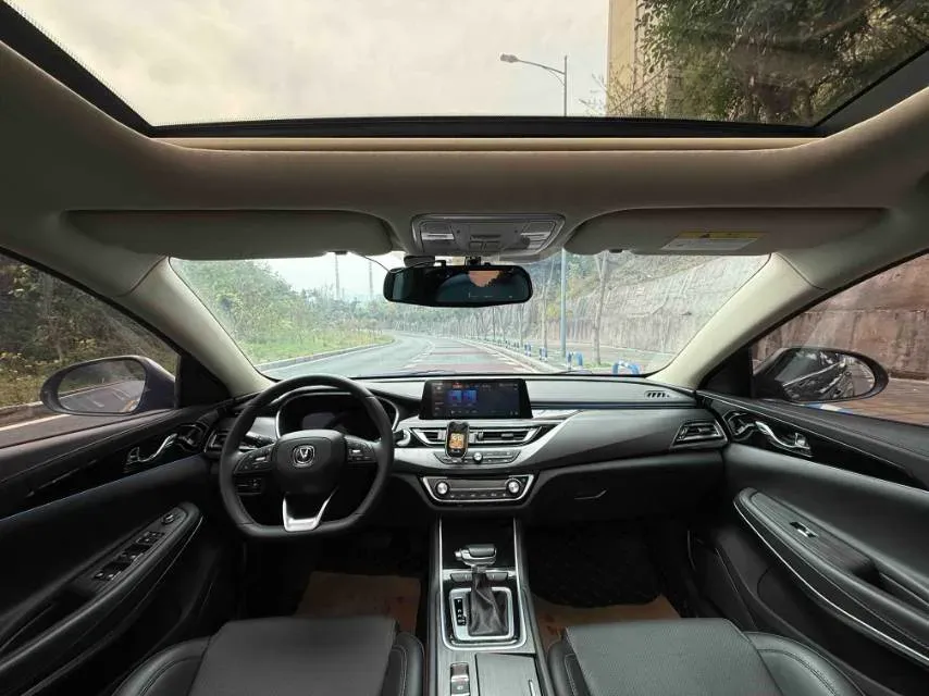 2021 ChangAn Raeton CC 1.5T 180HP L4 7DCT,autocango,china used car exporter,china ev exporter,chinese used car exporter,chinese used ev exporter