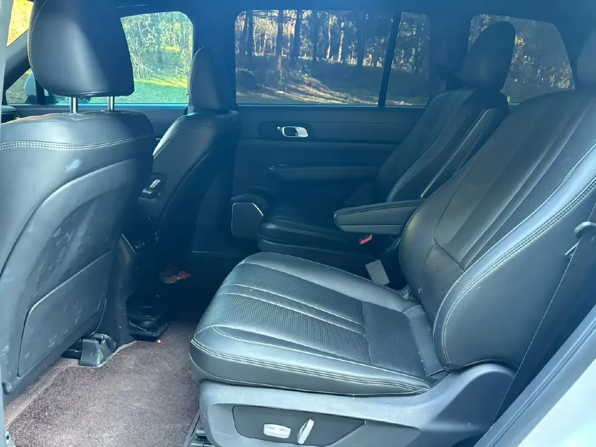 2020 Li ONE Range Extended 131HP REEV 40.5KWH,autocango,china used car exporter,china ev exporter,chinese used car exporter,chinese used ev exporter