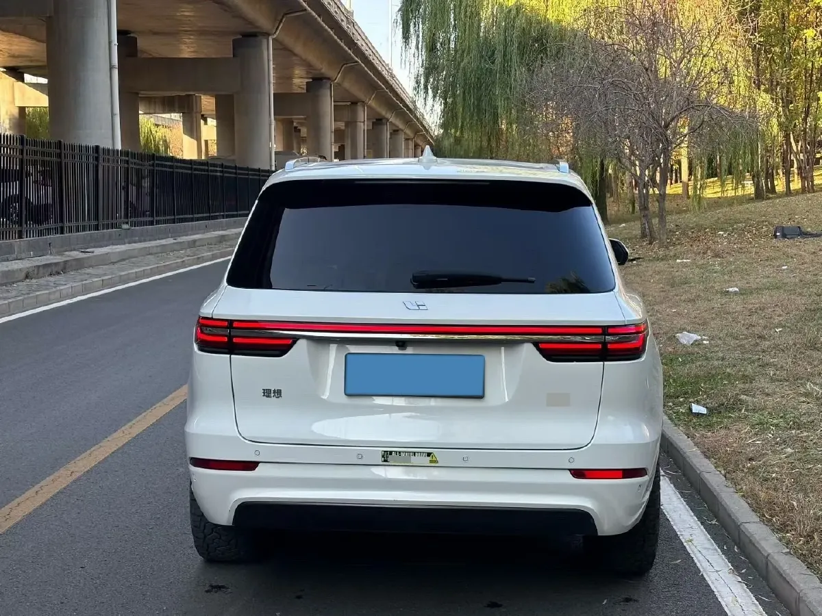 2020 Li ONE Range Extended 131HP REEV 40.5KWH,autocango,china used car exporter,china ev exporter,chinese used car exporter,chinese used ev exporter