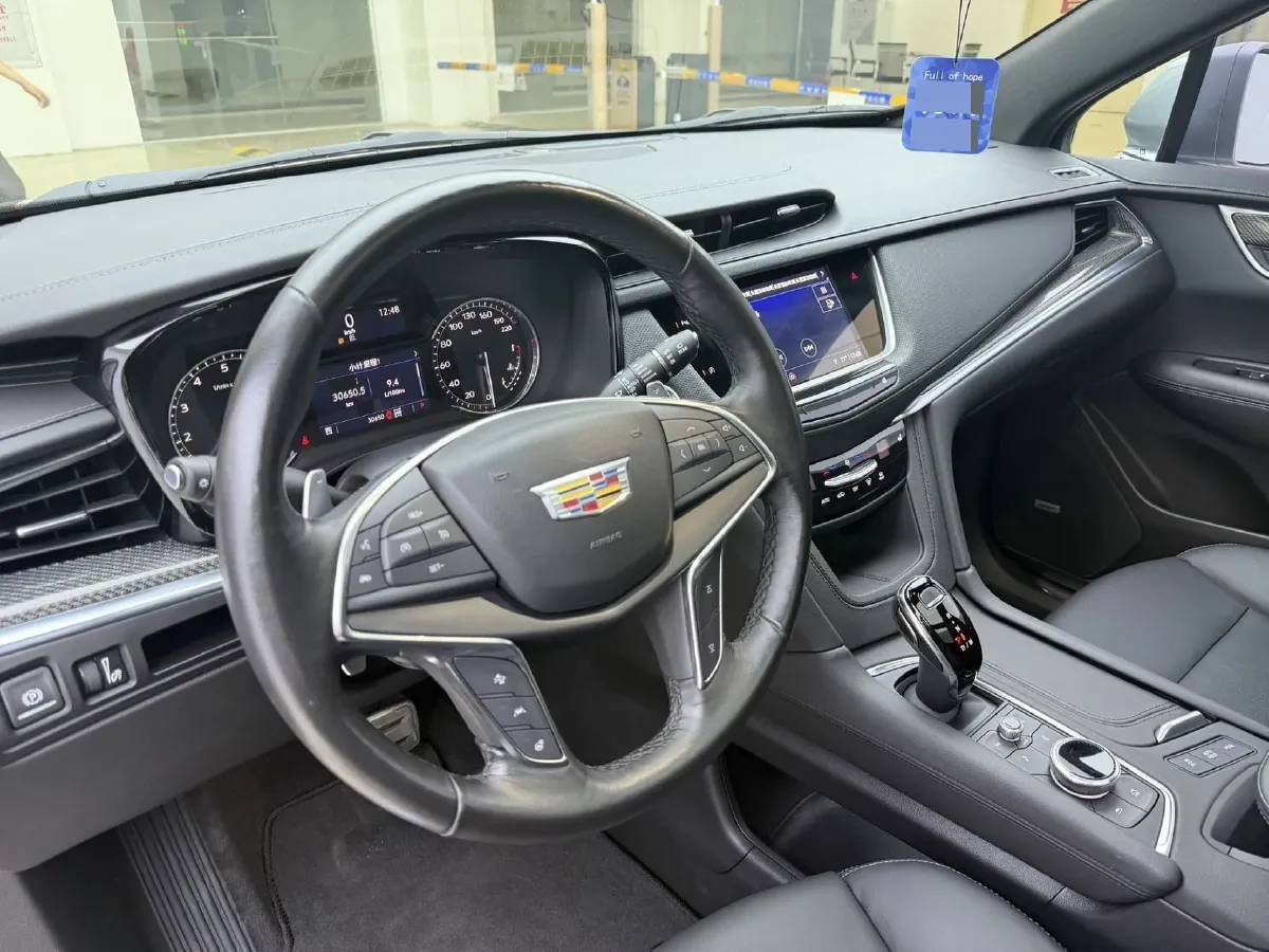 2022 Cadillac XT5 2.0T 237HP L4 9AT,autocango,china used car exporter,china ev exporter,chinese used car exporter,chinese used ev exporter