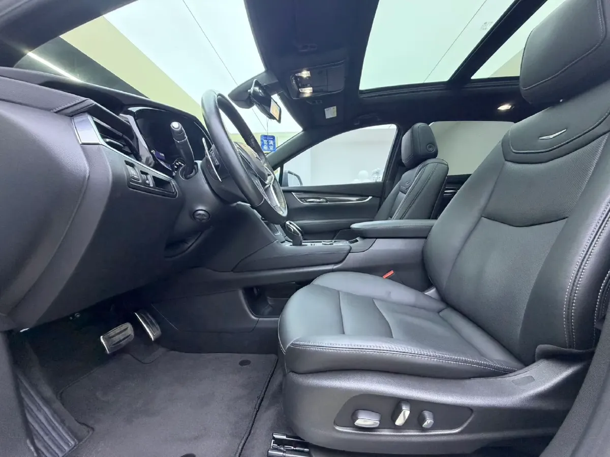 2022 Cadillac XT5 2.0T 237HP L4 9AT,autocango,china used car exporter,china ev exporter,chinese used car exporter,chinese used ev exporter