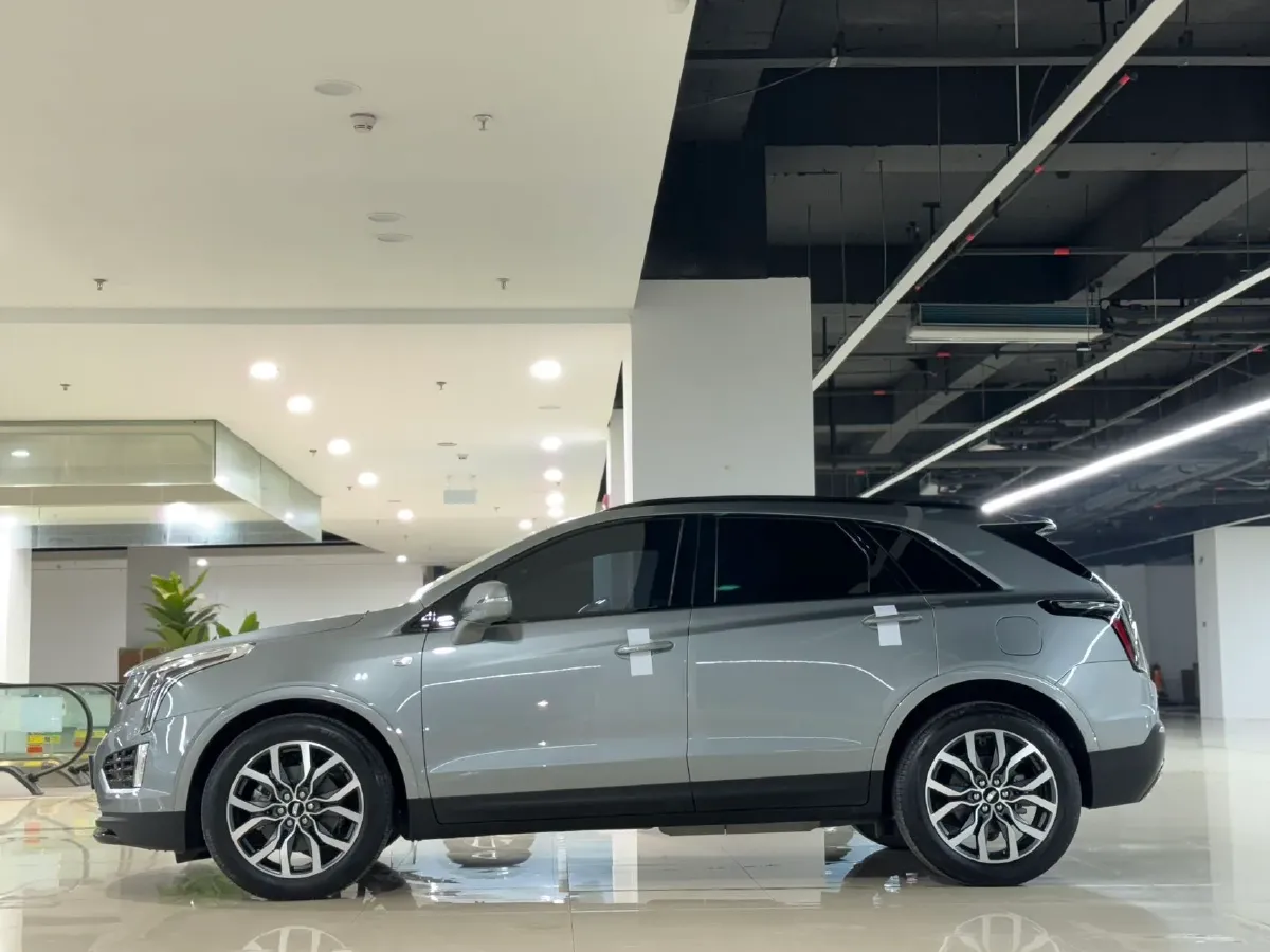 2022 Cadillac XT5 2.0T 237HP L4 9AT,autocango,china used car exporter,china ev exporter,chinese used car exporter,chinese used ev exporter