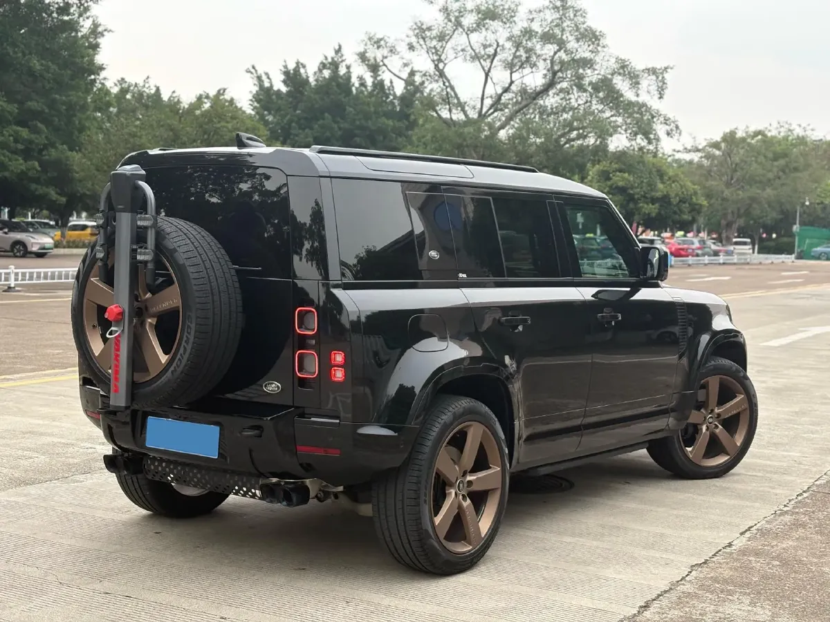 2023 Land Rover Defender 3.0T 400HP L6 8AT,autocango,china used car exporter,china ev exporter,chinese used car exporter,chinese used ev exporter
