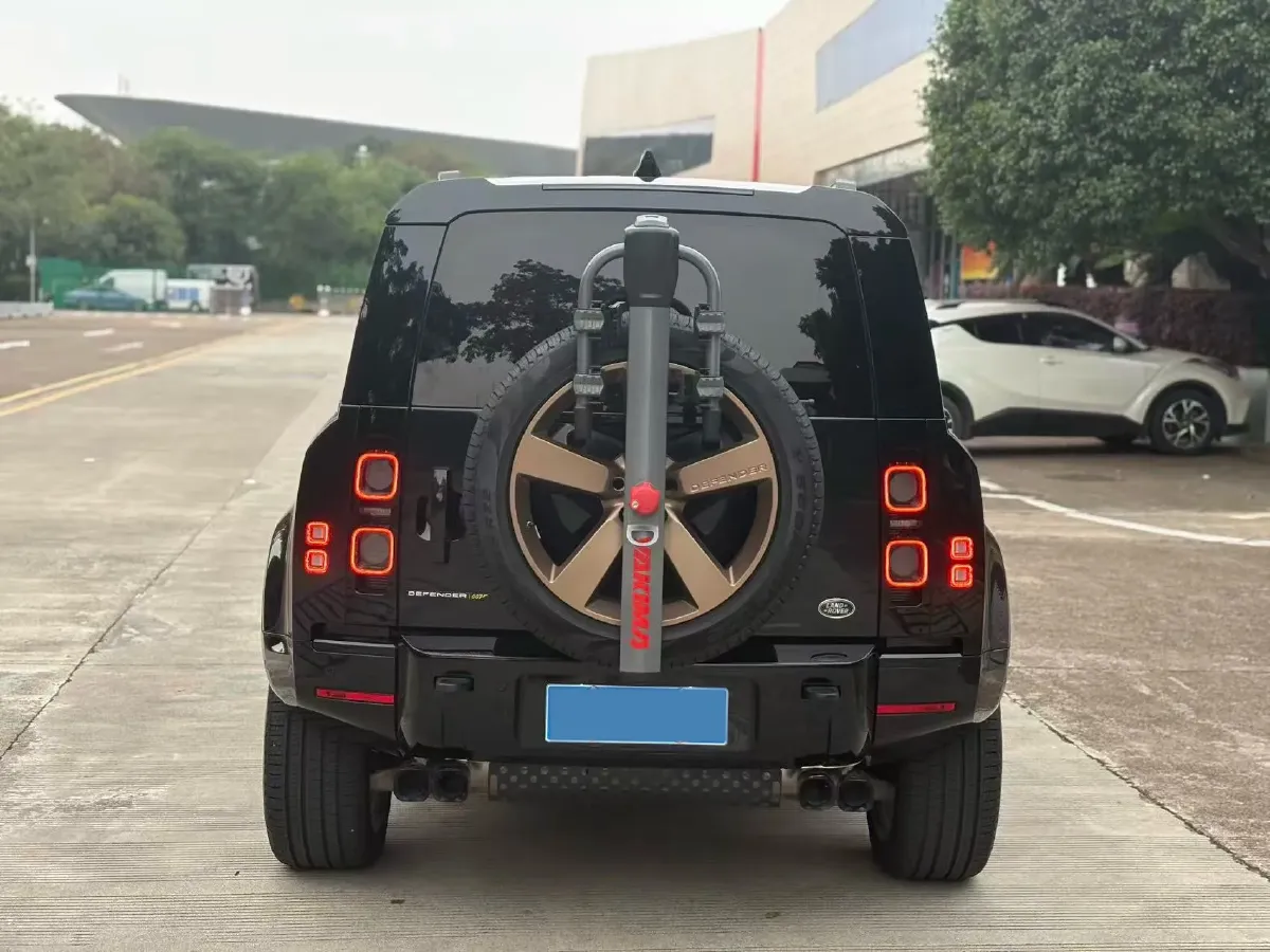 2023 Land Rover Defender 3.0T 400HP L6 8AT,autocango,china used car exporter,china ev exporter,chinese used car exporter,chinese used ev exporter
