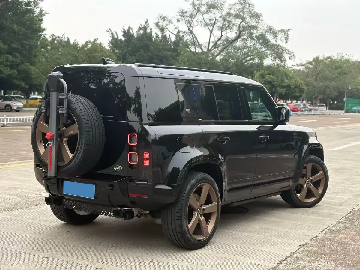 2023 Land Rover Defender 3.0T 400HP L6 8AT,autocango,china used car exporter,china ev exporter,chinese used car exporter,chinese used ev exporter