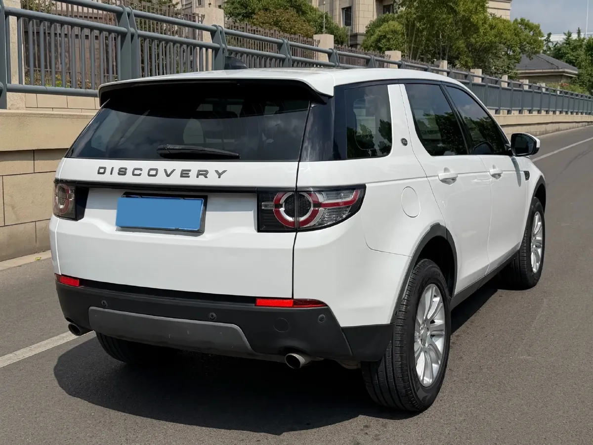 2018 Land Rover Discovery Sport 2.0T 241HP L4 9AT,autocango,china used car exporter,china ev exporter,chinese used car exporter,chinese used ev exporter