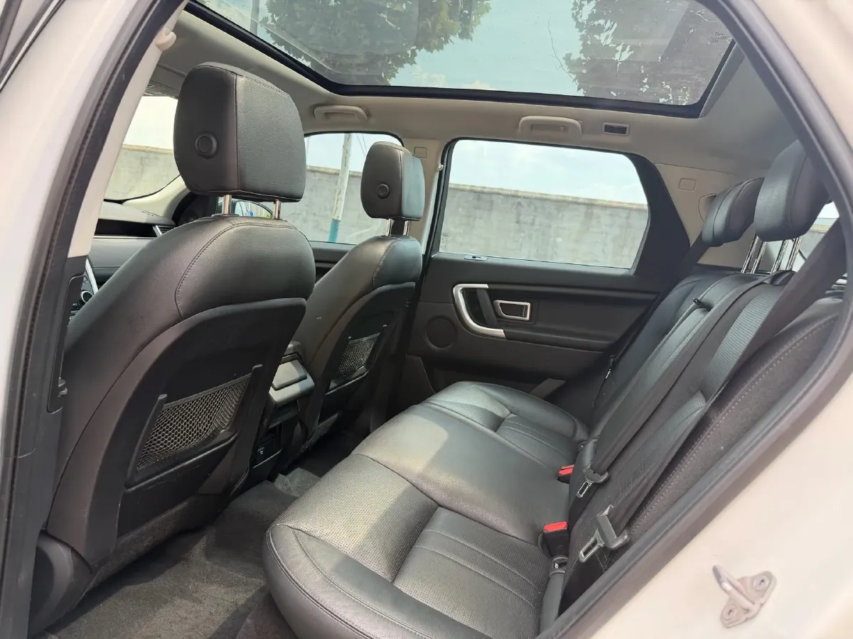 2018 Land Rover Discovery Sport 2.0T 241HP L4 9AT,autocango,china used car exporter,china ev exporter,chinese used car exporter,chinese used ev exporter