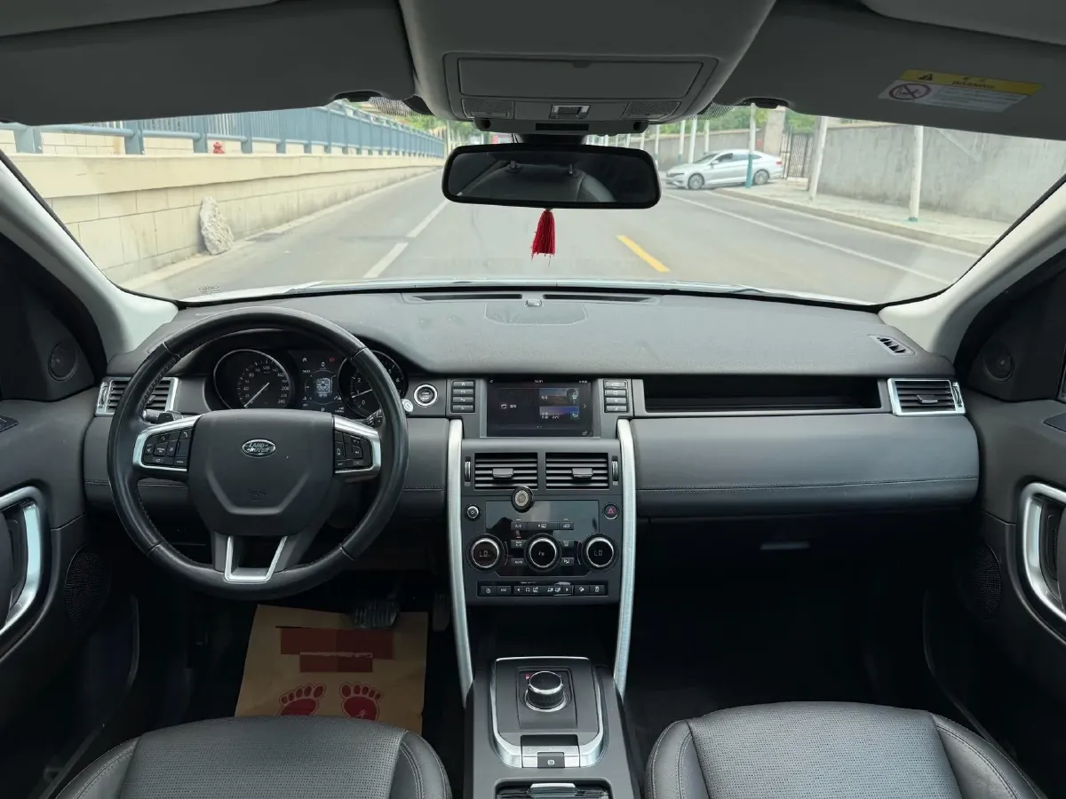 2018 Land Rover Discovery Sport 2.0T 241HP L4 9AT,autocango,china used car exporter,china ev exporter,chinese used car exporter,chinese used ev exporter