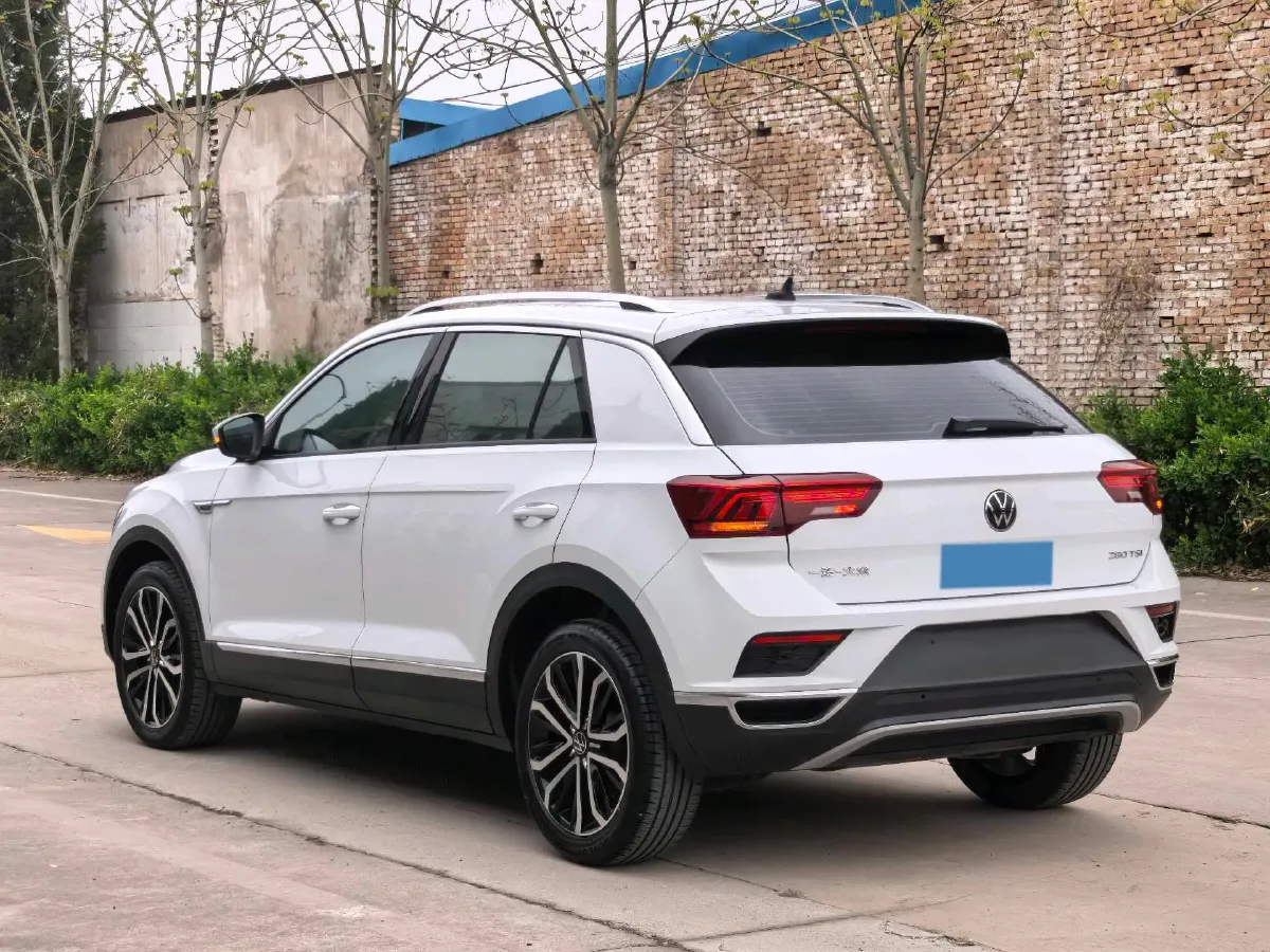 2021 Volkswagen T-Roc 1.4T 150HP L4 7DCT,autocango,china used car exporter,china ev exporter,chinese used car exporter,chinese used ev exporter