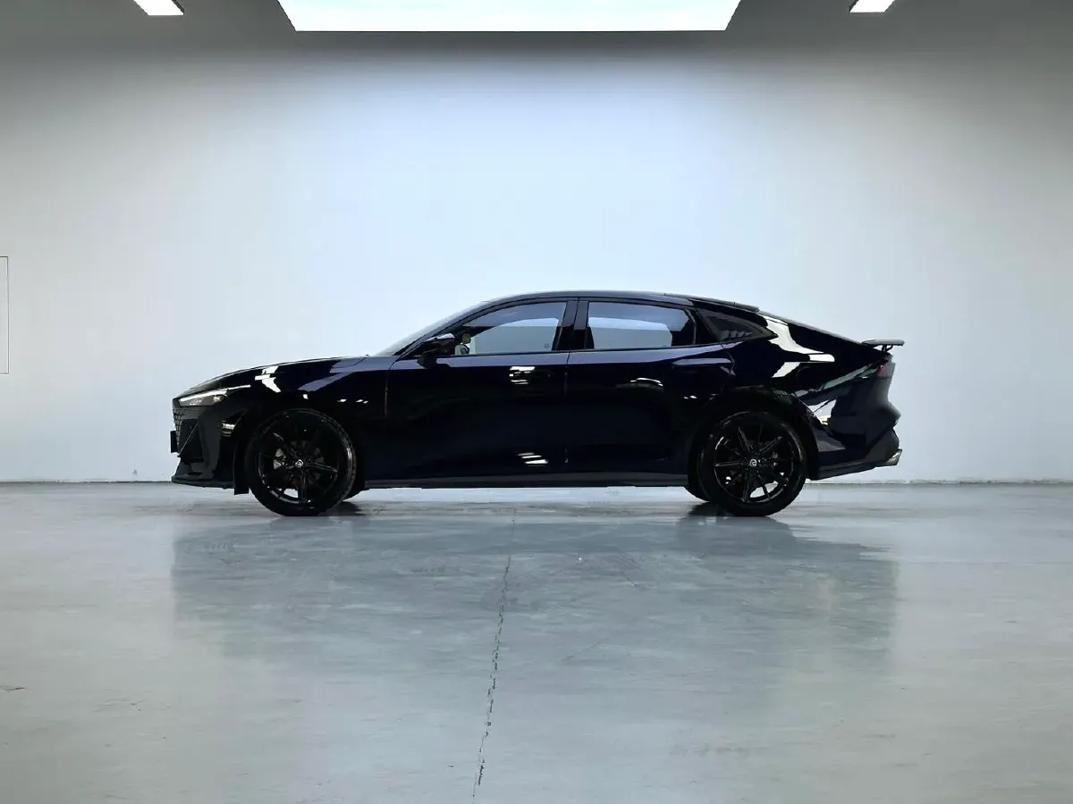 2023 ChangAn UNI-V 1.5T 188HP L4 7DCT,autocango,china used car exporter,china ev exporter,chinese used car exporter,chinese used ev exporter